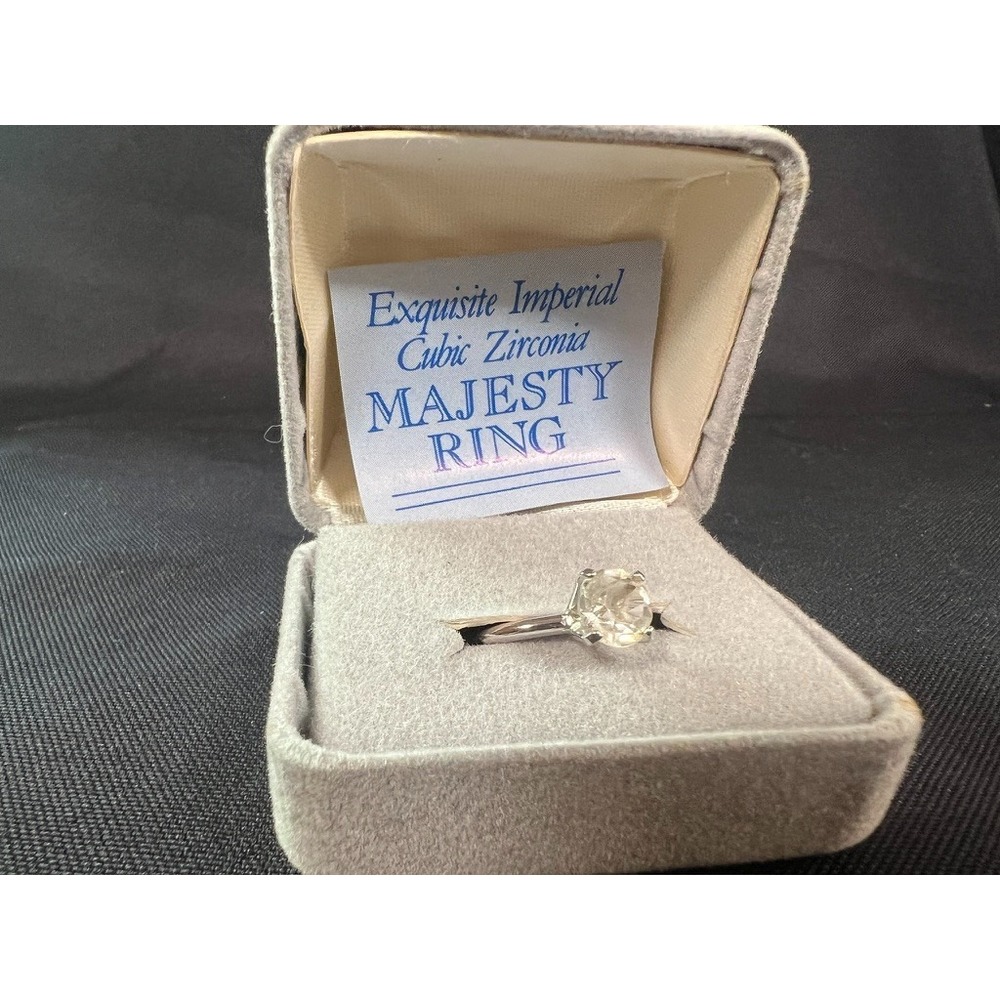 Vintage Imperial Cubic Zirconia Majesty Ring Size 7 Solitaire 14K Electroplate‎